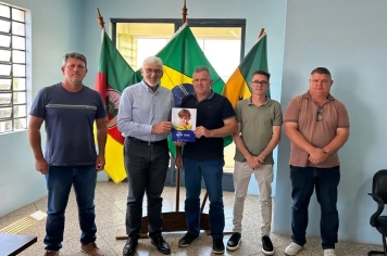 Prefeito reúne-se com representantes da Corsan